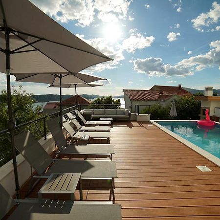 Apartments Gazebo Трогир Экстерьер фото